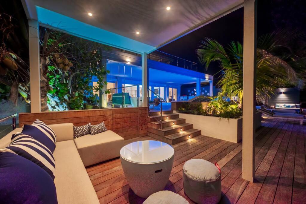 Surfsong Villa- Luxury Water Front Villa For 12 Махо-Риф Экстерьер фото